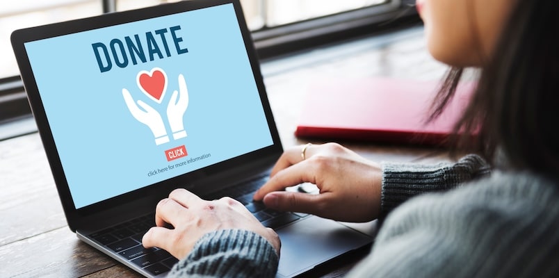 Woman donating online to support K-12 scholarships for which she can claim the Education Freedom Tax Credit.